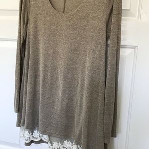 SO CUTE boutique blouse with lace detail!